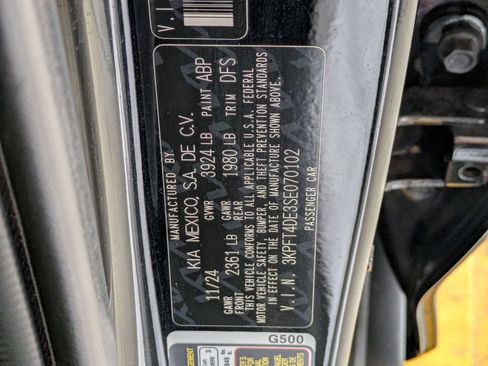 Used 2025 Kia K4 LXS image 32