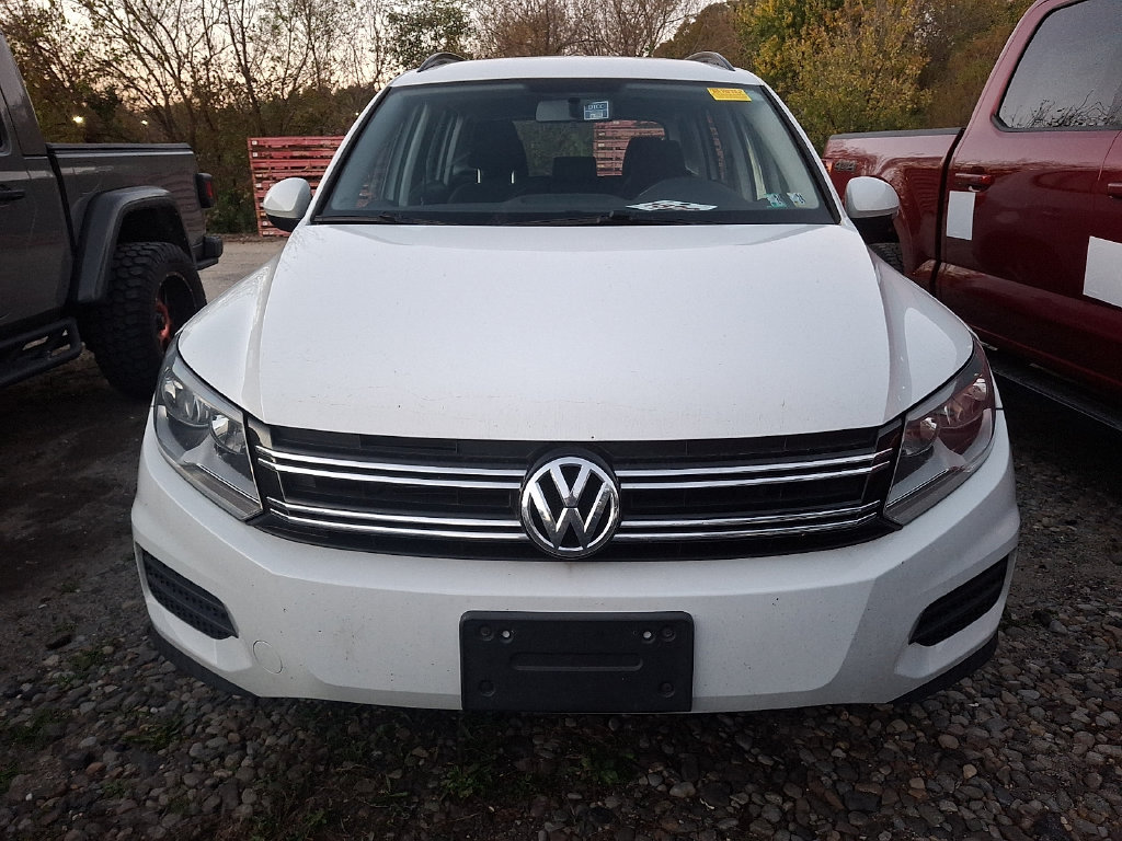Used 2017 Volkswagen Tiguan Limited w/ Premium Package AWD/4WD image 2