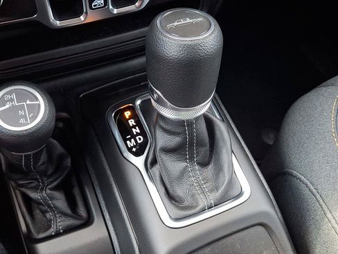 New 2026 Jeep Gladiator Sport AWD/4WD image 11