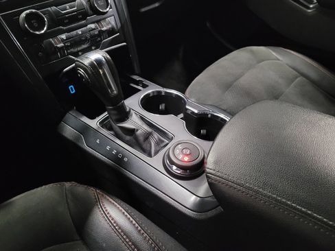 Used 2018 Ford Explorer XLT w/ Equipment Group 202A AWD/4WD image 26