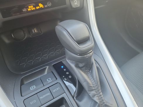 Certified 2024 Toyota RAV4 LE FWD image 28