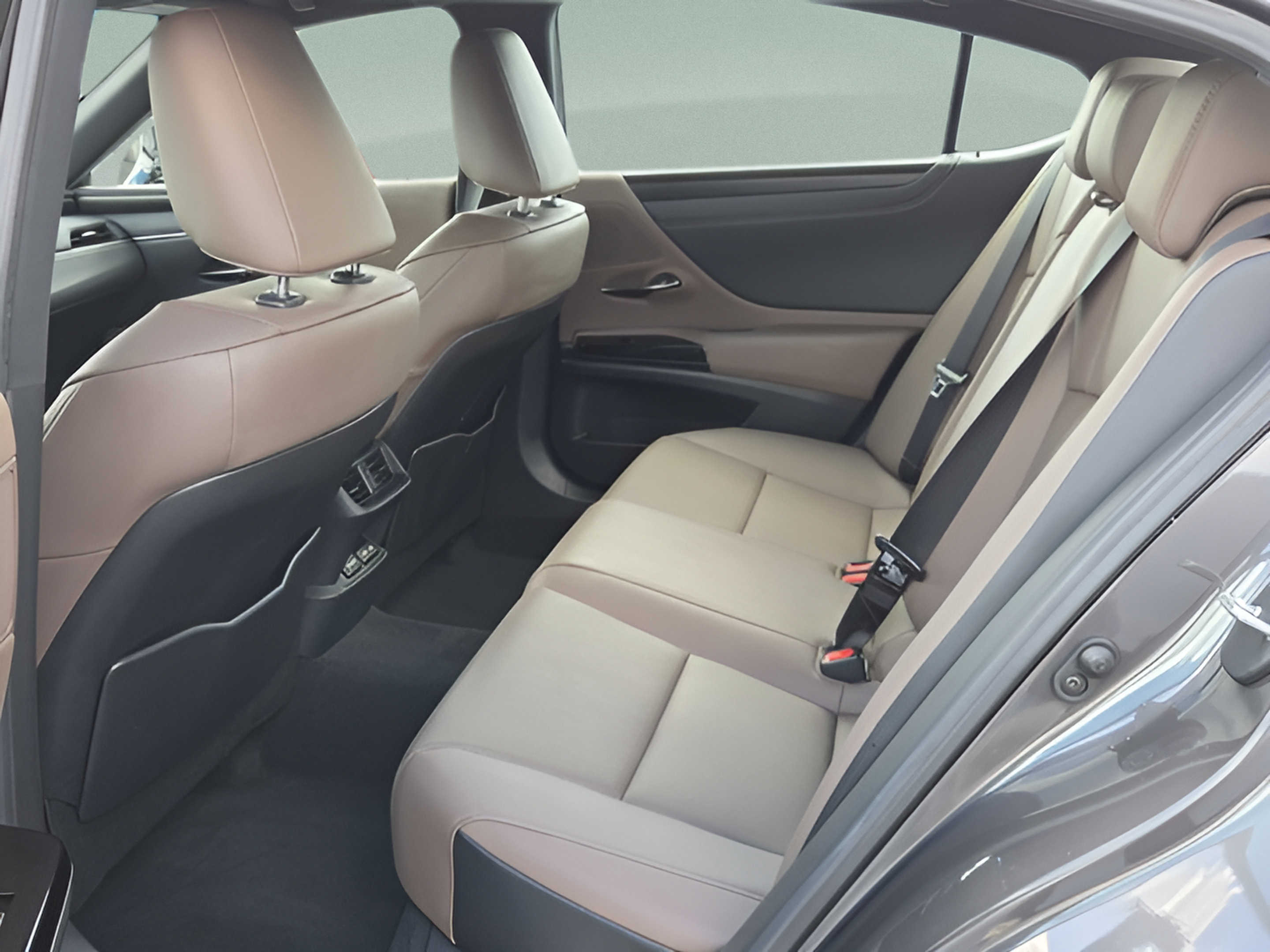 Used 2025 Lexus ES 350 w/ Premium Package FWD image 11