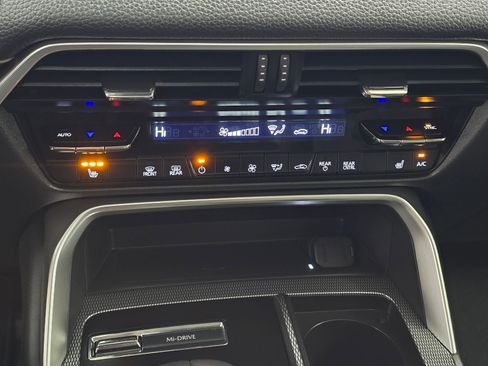 Used 2025 MAZDA CX-70 3.3 Turbo w/ Preferred Package image 16