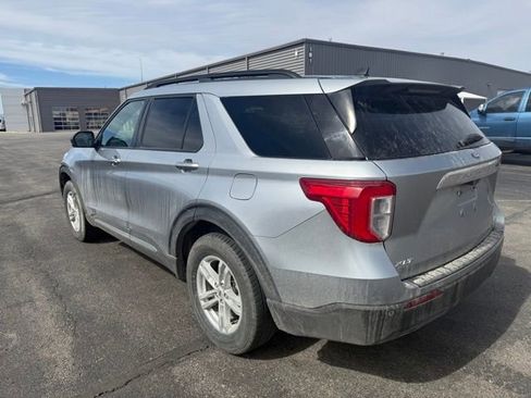 Used 2021 Ford Explorer XLT image 6