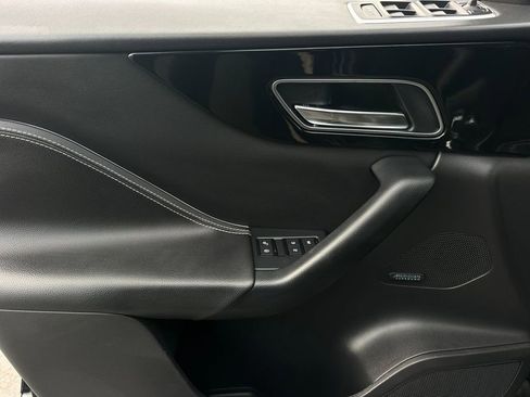Used 2019 Jaguar F-PACE S image 11