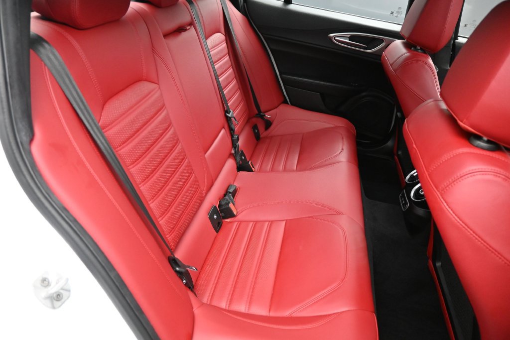 Used 2024 Alfa Romeo Giulia Veloce AWD/4WD image 27