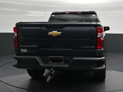 Used 2022 Chevrolet Silverado 1500 Custom w/ Safety Confidence Package RWD image 2