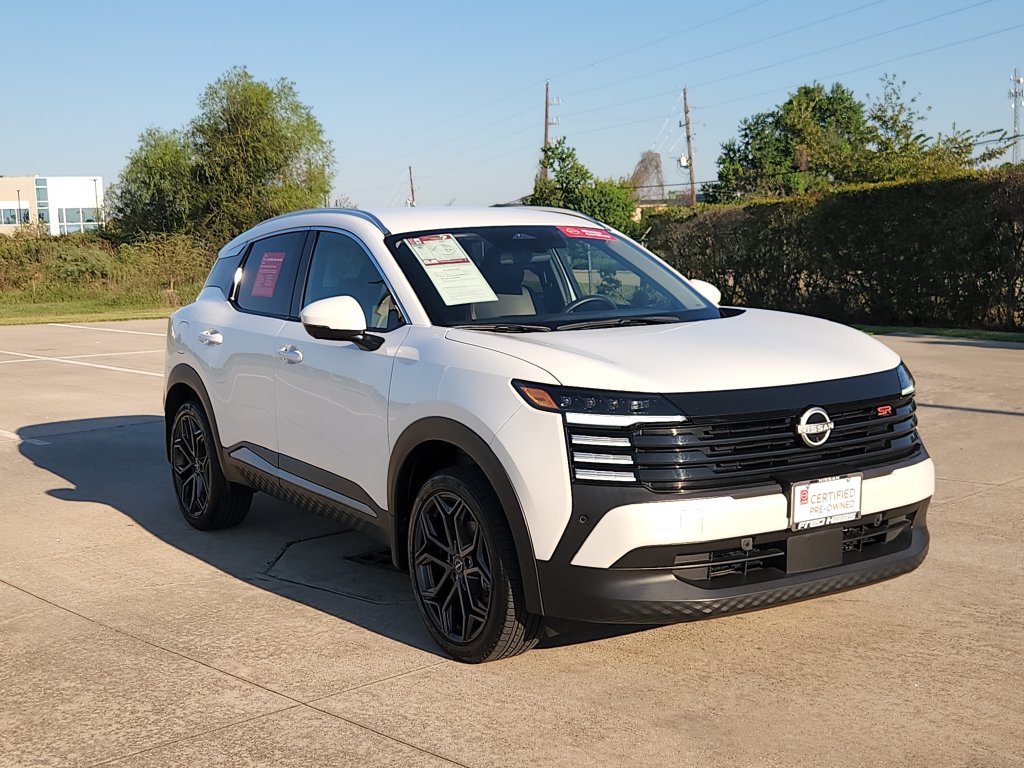 Certified 2025 Nissan Kicks SR FWD image 3