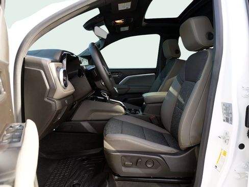 Used 2024 Chevrolet Colorado ZR2 w/ Technology Package image 19