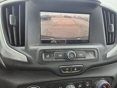 Used 2023 GMC Terrain SLE w/ Driver Convenience Package image 13
