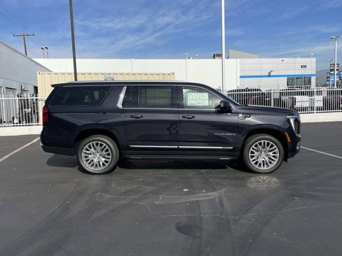 New 2026 GMC Yukon XL Elevation image 4
