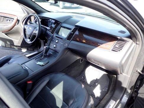 Used 2016 Ford Taurus Limited image 12