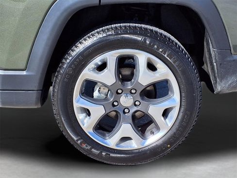 Used 2018 Jeep Compass Limited image 3