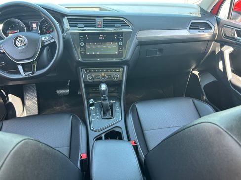 Used 2018 Volkswagen Tiguan SEL FWD image 19