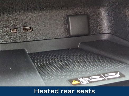 Used 2025 Chevrolet Traverse RS image 28