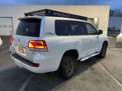 Used 2020 Toyota Land Cruiser Heritage Edition image 10