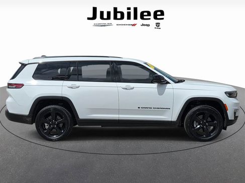 Used 2023 Jeep Grand Cherokee L Limited w/ Black Appearance Package image 41
