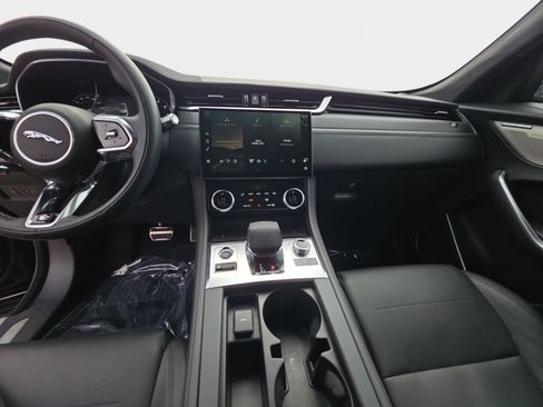 Certified 2022 Jaguar F-PACE SVR AWD/4WD image 20