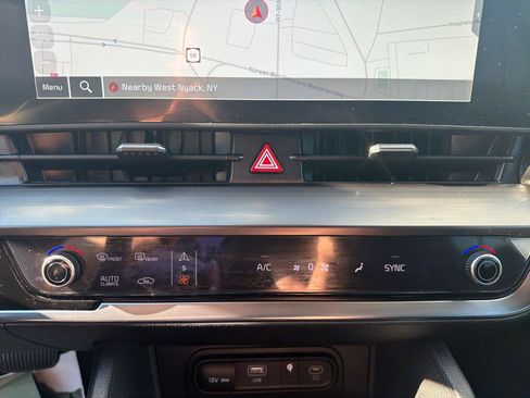 Used 2023 Kia Sportage EX FWD image 25