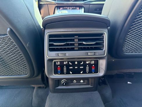 Used 2022 Audi SQ7 Prestige image 25