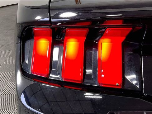 Used 2024 Ford Mustang Coupe image 38