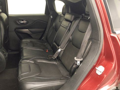 Used 2019 Jeep Cherokee Latitude Plus image 18