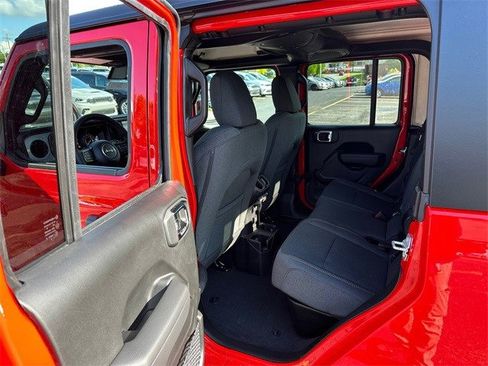 New 2025 Jeep Gladiator Sport image 11