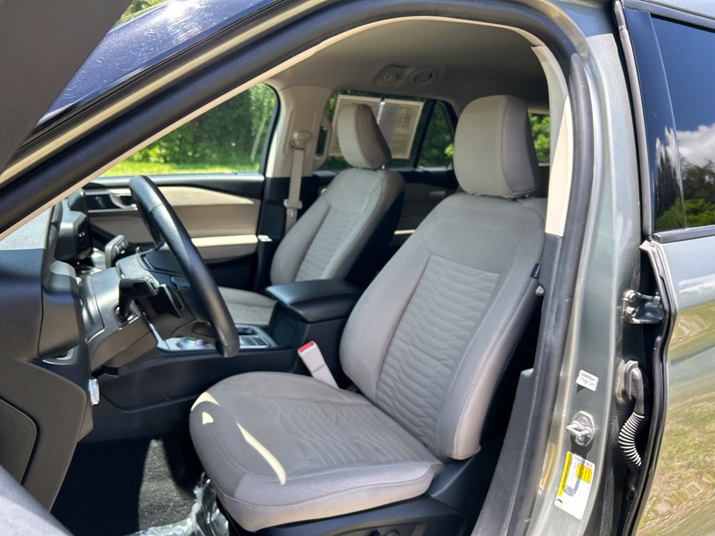Used 2020 Ford Explorer XLT w/ Comfort Package RWD image 19