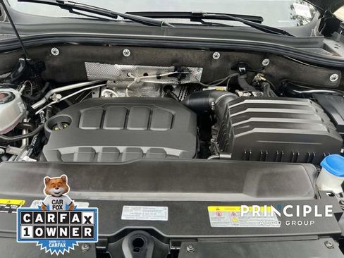 Certified 2024 Volkswagen Atlas Cross Sport SE FWD image 34