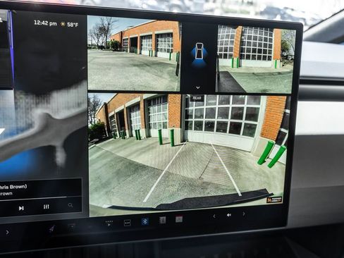 Used 2025 Tesla Cybertruck AWD Crew Cab image 8