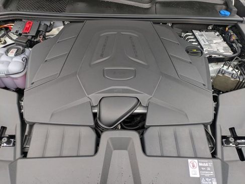 Certified 2025 Porsche Cayenne image 26