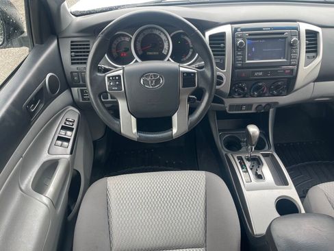 Used 2013 Toyota Tacoma 4x4 Double Cab w/ SR5 Pkg image 2