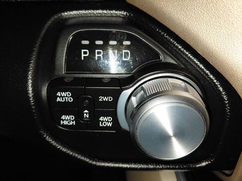 Used 2022 RAM 1500 Laramie AWD/4WD image 24