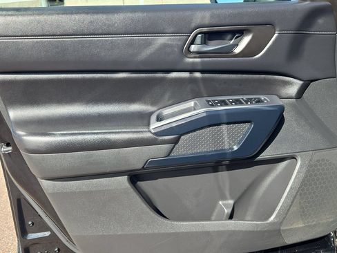Certified 2024 Nissan Pathfinder SV FWD image 26