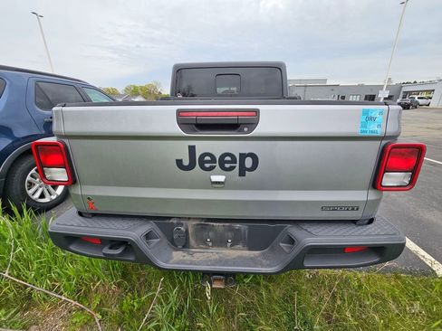 Used 2020 Jeep Gladiator Sport w/ Quick Order Package 24S AWD/4WD image 7