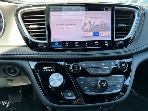 New 2026 Chrysler Pacifica Select w/ S Appearance Package FWD image 24
