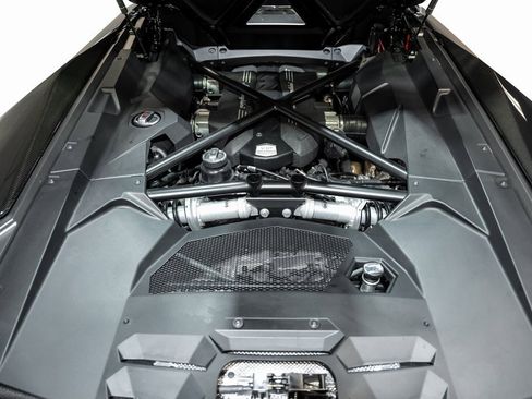 Used 2017 Lamborghini Aventador LP 700-4 image 44