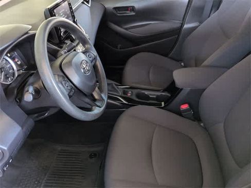 Used 2022 Toyota Corolla LE image 17