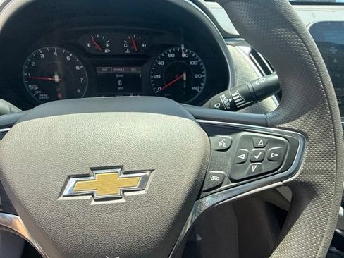 Used 2025 Chevrolet Malibu LT FWD image 17