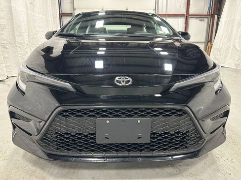Used 2025 Toyota Corolla SE w/ SE Premium Package image 2