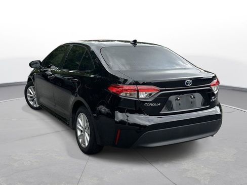 Used 2024 Toyota Corolla LE w/ LE Convenience Package FWD image 8