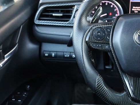 Used 2018 Toyota Camry SE FWD image 32