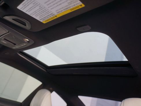 Used 2019 INFINITI Q60 3.0t Luxe w/ Essential Package image 33