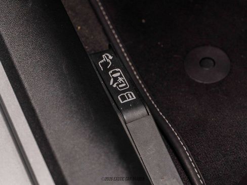 Used 2020 Chevrolet Corvette Stingray Premium Cpe w/ 3LT Preferred Equipment Group image 38