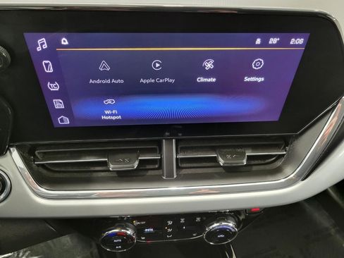 Used 2025 Chevrolet Trax LT w/ LT Convenience Package image 7