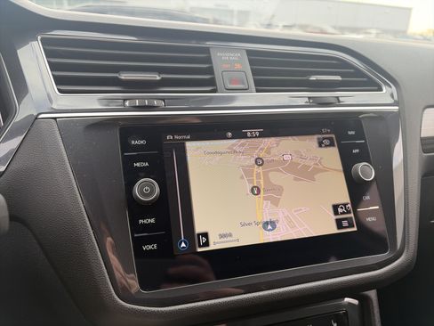 Used 2024 Volkswagen Tiguan SEL R-Line image 42