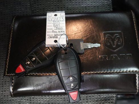Used 2015 RAM 3500 SLT AWD/4WD image 65