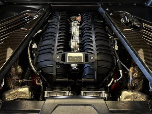 Used 2024 Chevrolet Corvette Z06 w/ Z07 Performance Package RWD image 31