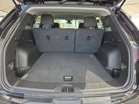 Used 2025 Chevrolet Blazer LT FWD image 48