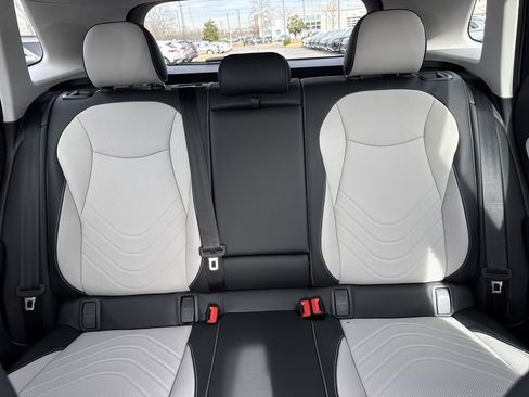 New 2026 Volkswagen Tiguan SE FWD image 31
